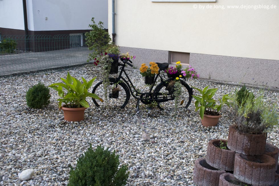 Fahrrad im Garten-featured_image