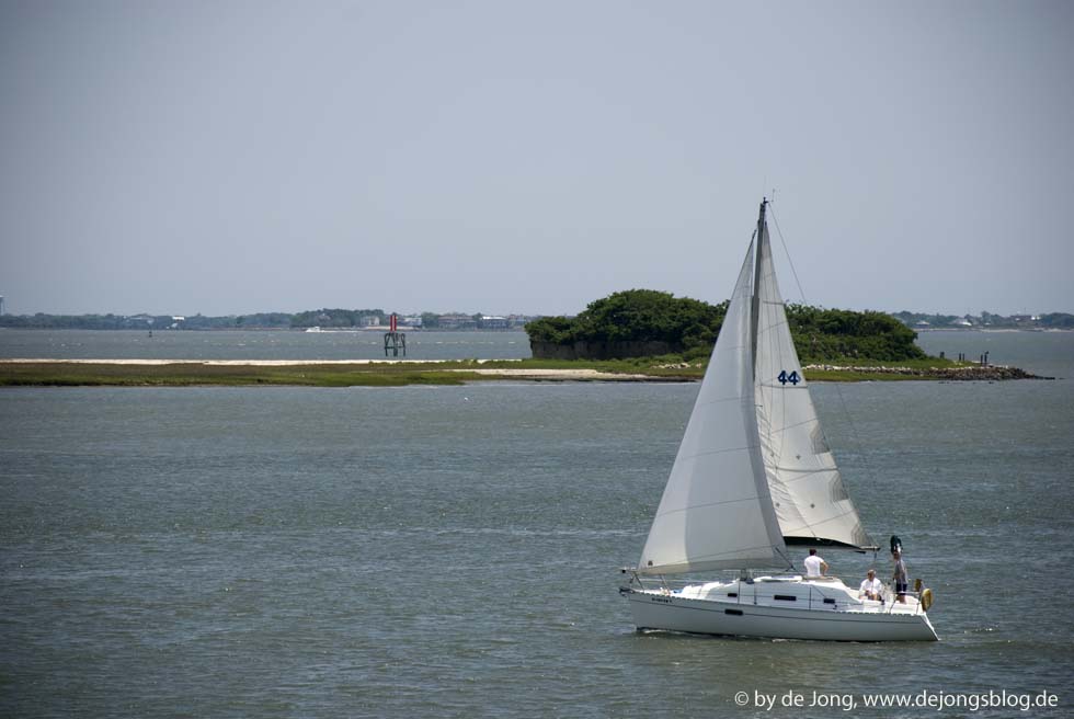 Ein schönes Segelboot vor Charleston-featured_image